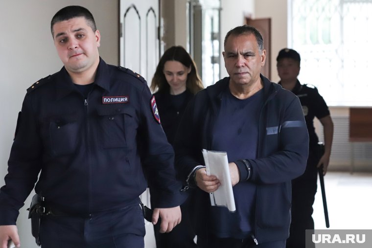Свердловского застройщика отправили в колонию за многомиллионную взятку экс-мэру. Фото