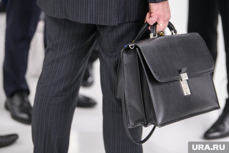 «Клан посыпался»: в ХМАО скандальный спикер думы подал в отставку