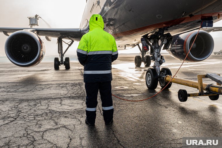 9NEWS: самолет загорелся в аэропорту американского Денвера