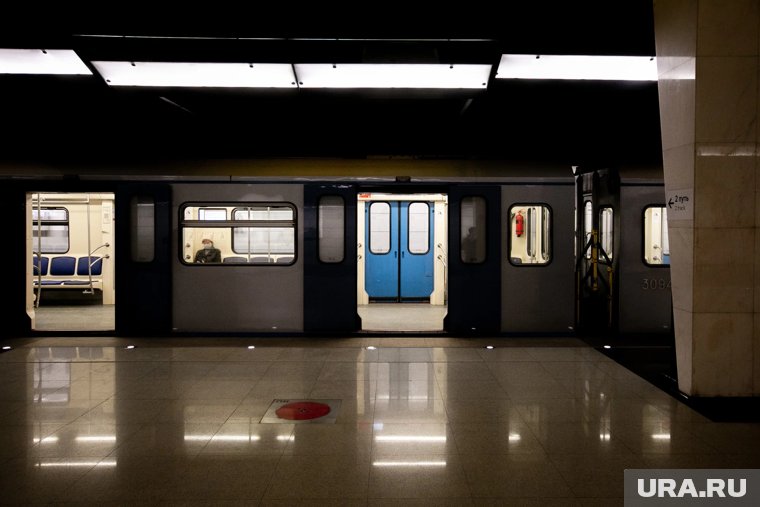 Выборы в метро, кандидат разволновался на участке: как прошел первый день выборов в России