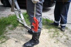 В Тюмени отключают электричество и газ в домах цыган. Видео