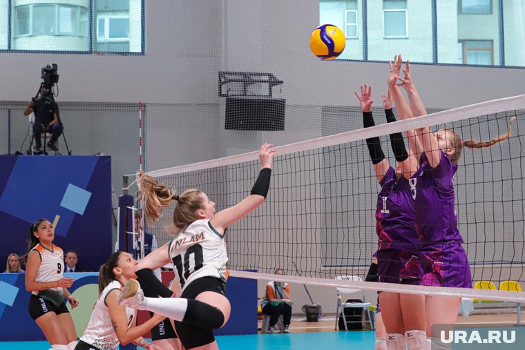 Курган богат талантами: волейболистки показали мастерство на турнире. Фото