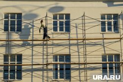 Владельцы прибыльных супермаркетов в Кургане заказали реставрацию дома Кошкина, который разбирали. Фото