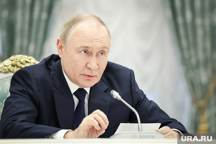 Путин объяснил спортсменам, как правильно качать пресс