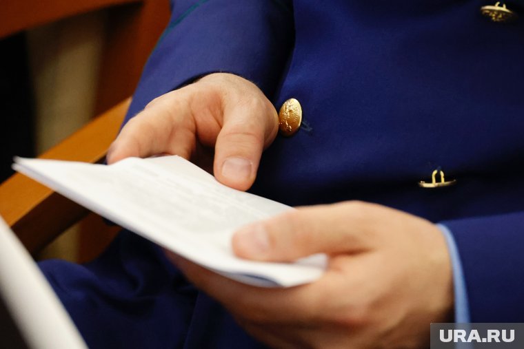 Разбившемуся на скользкой улице курганскому школьнику мэрия заплатит 150 тысяч рублей