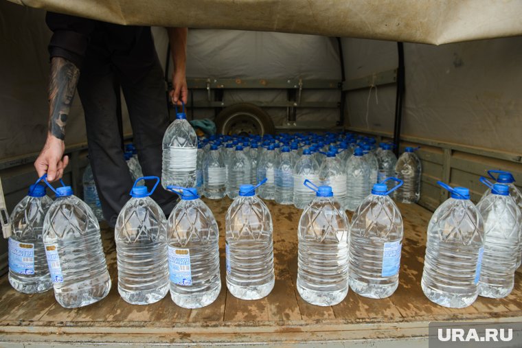 В Кургане закрыли здание компании «ЛюксВода» рядом с ТЦ «Пушкинский». Фото