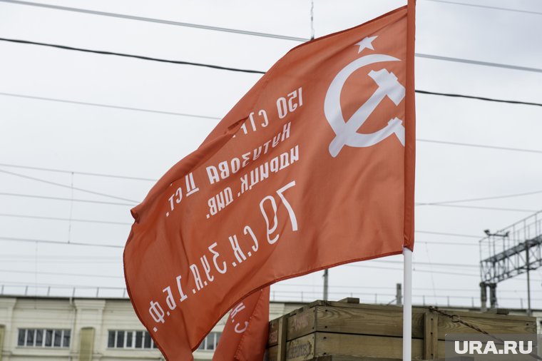  Знамя Победы поднято по всему Ямалу в честь 9 Мая. Видео