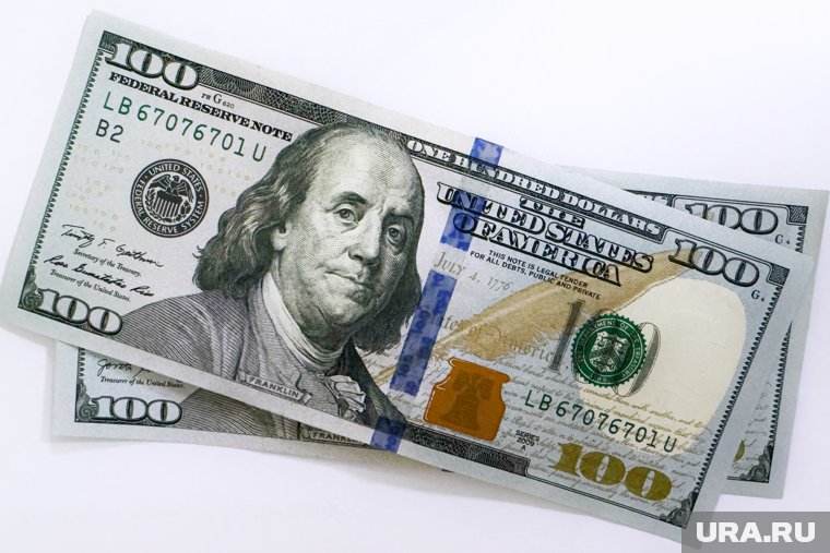 Эксперты рассказали, кому выгоден растущий доллар