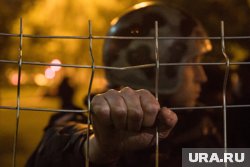 Российские туристы не могут уехать из охваченного протестами Непала