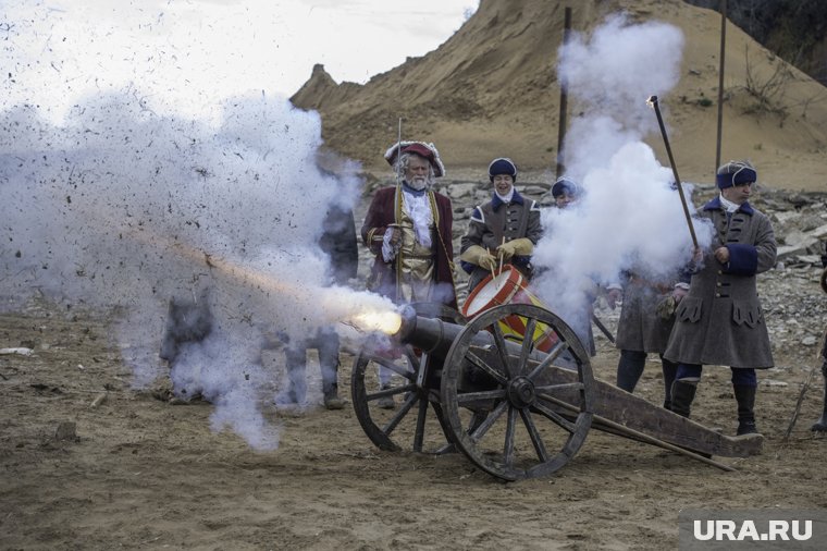 Бои гладиаторов, гигантские живые куклы и мастер-классы: что ждет челябинских детей на выходных. Афиша