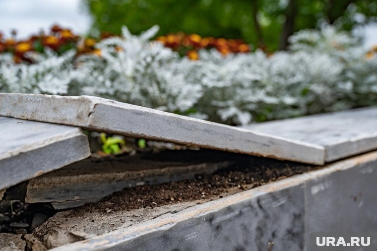 От миллионного штрафа до ремонта: как стройкомпанию заставили закончить работы в курганском парке