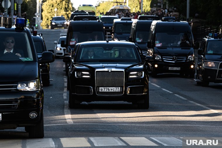 Путину в Туркменистане сделали исключение из-за черного Aurus. Видео