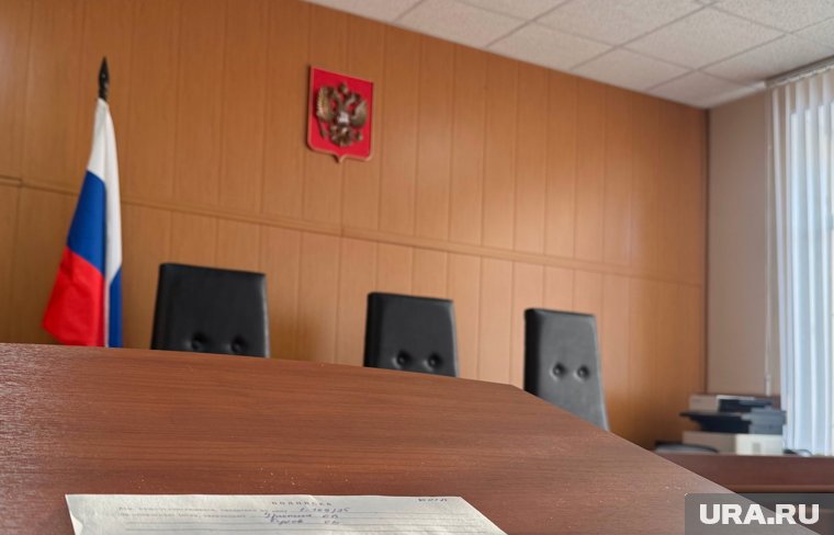Разорвало багажник: курганец чудом выжил после попытки взорвать его авто в 90-х. Фото