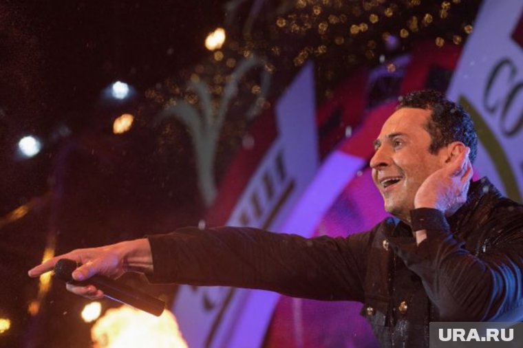 Утка отшила Родригеза, а Страус покорил зал: как прошла первая серия шестого сезона шоу «Маска»