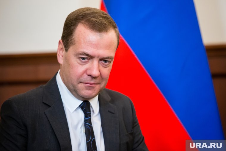 Медведев объяснил, почему весь мир признал присоединение Донбасса к РФ