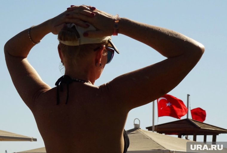 Десятки туристов заразились неизвестным вирусом в Турции