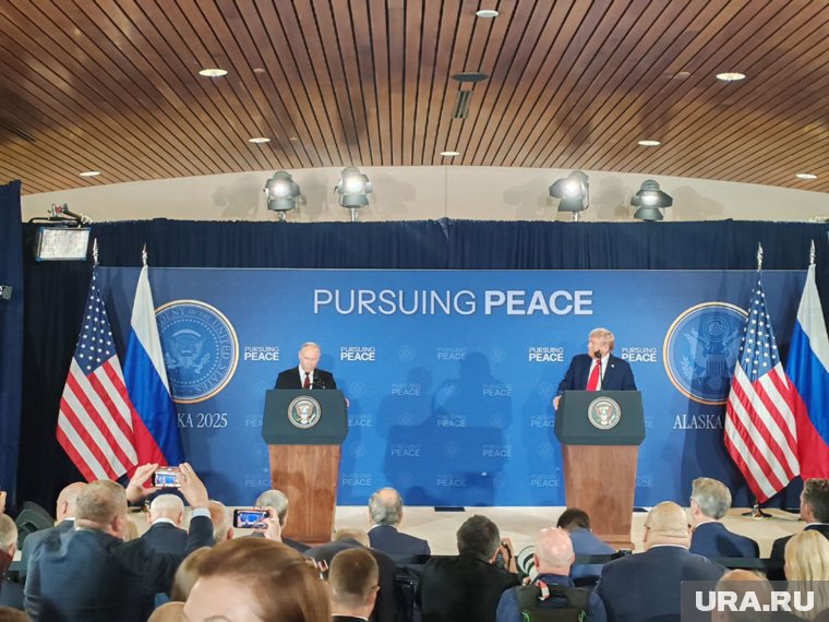 ВЦИОМ: почти 70% россиян положительно оценили саммит Путина и Трампа