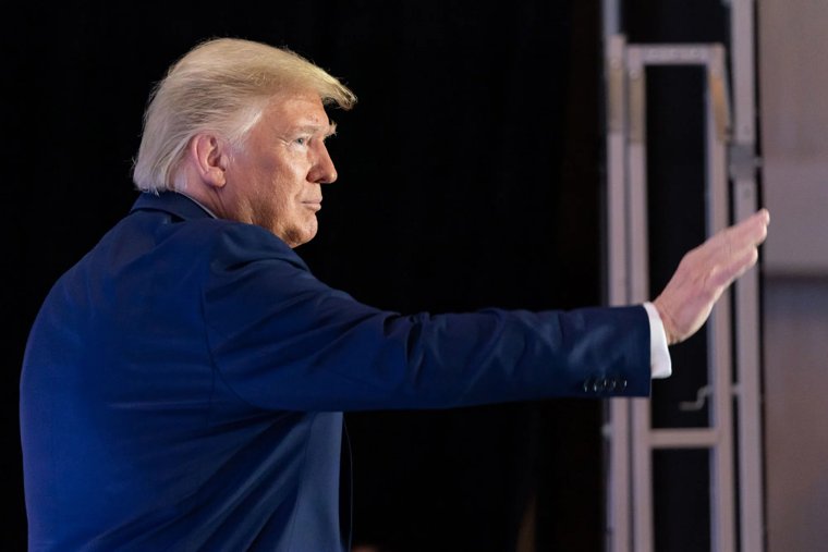 Трамп призвал европейцев прекратить закупки энергоресурсов у России