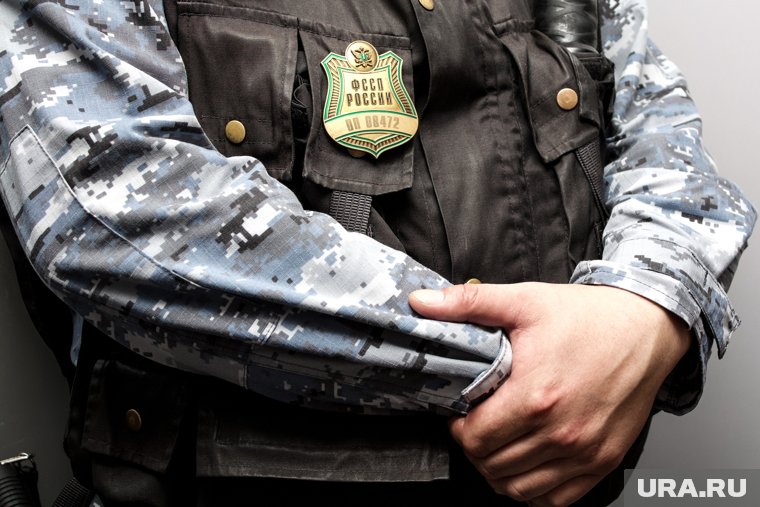 ФССП сможет применять оружие на поражение: как расширятся полномочия приставов и чем это опасно