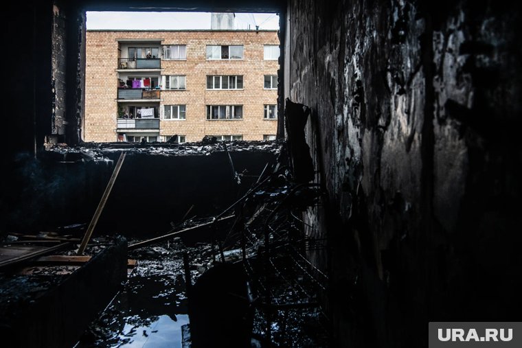 В ХМАО из пожара в многоэтажке спасено два человека, десятки эвакуированы. Фото