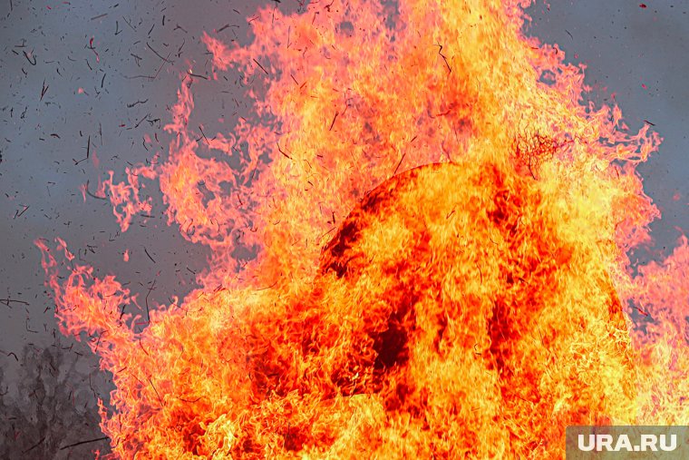 На месторождении «Харампурнефтегаз» в ЯНАО бушует пожар: хроника событий