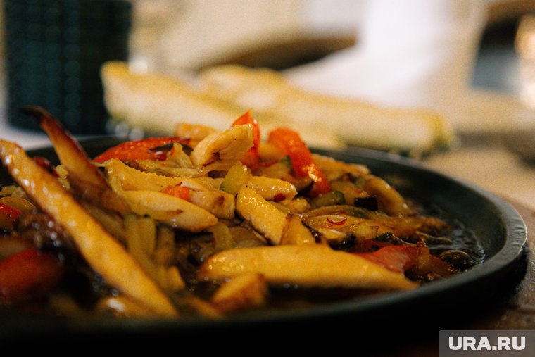 Сенатор с шашлыком и депутат с вареньем: что курганские политики готовят и чем угощают гостей