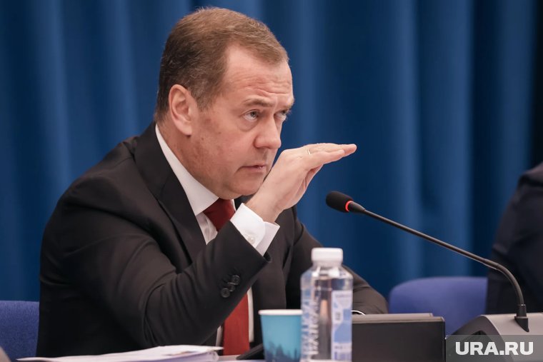 Дмитрию Медведеву исполнилось 60 лет: политические взлеты, колкие посты и ссора с Трампом