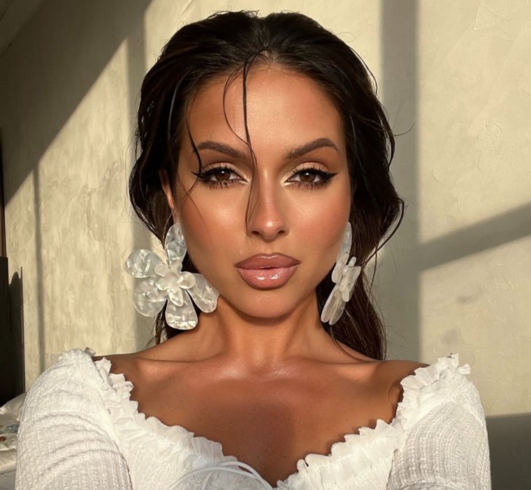 Психолог на примере Нюши рассказала, как справиться с изменами в семье