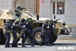 Штурм, заложники и вертолет: суперкадры с учений курганских силовиков в объективе URA.RU