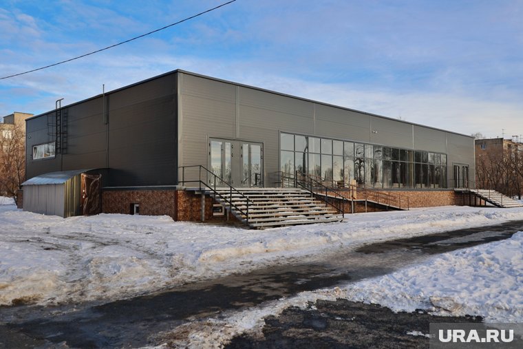 В Кургане достроили проблемное кафе, которое не могли закончить 15 лет. Видео