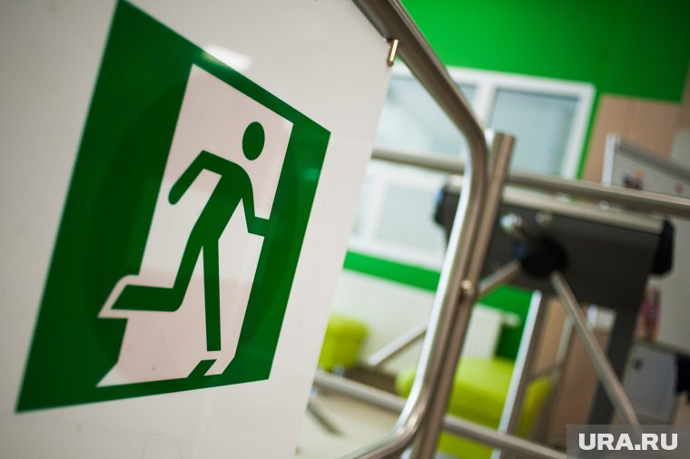 Разгромил кабинет директора, занимался пауэрлифтингом: что известно о ворвавшемся в школу челябинце