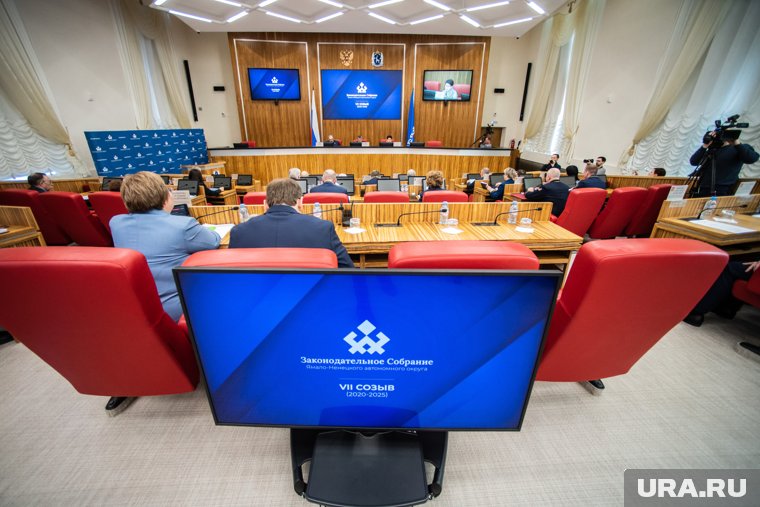 На содержание чиновников и выборы в ЯНАО израсходовали меньше половины запланированного