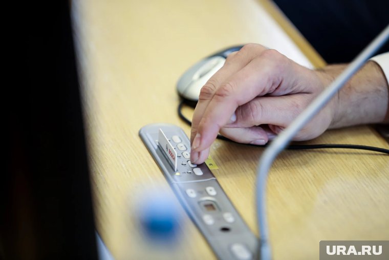 Коммунист получил мандат скандального депутата Таги-Заде, назвавшего ХМАО родиной мигрантов