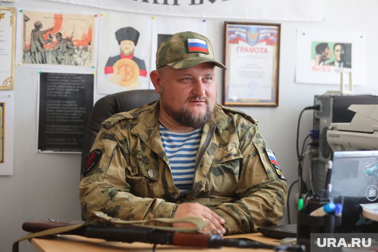 «Плевок в лицо героям»: ветеран СВО из Кургана возмутился танцевавшей девушкой на мемориале погибшим воин...