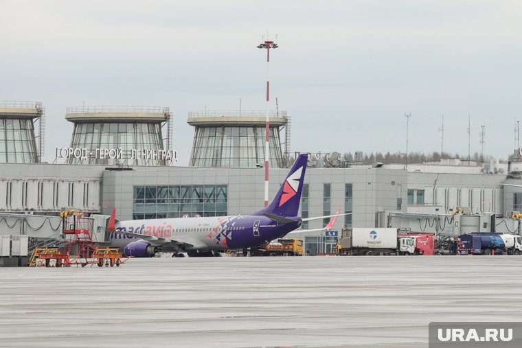 Ленобласть атаковали беспилотники, в Пулкове массовые задержки рейсов. Онлайн-трансляция