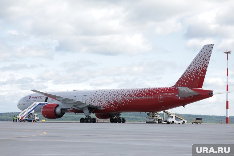 Росавиация временно приостановила работу аэропортов РФ: в какие регионы летят дроны. Онлайн-трансляция