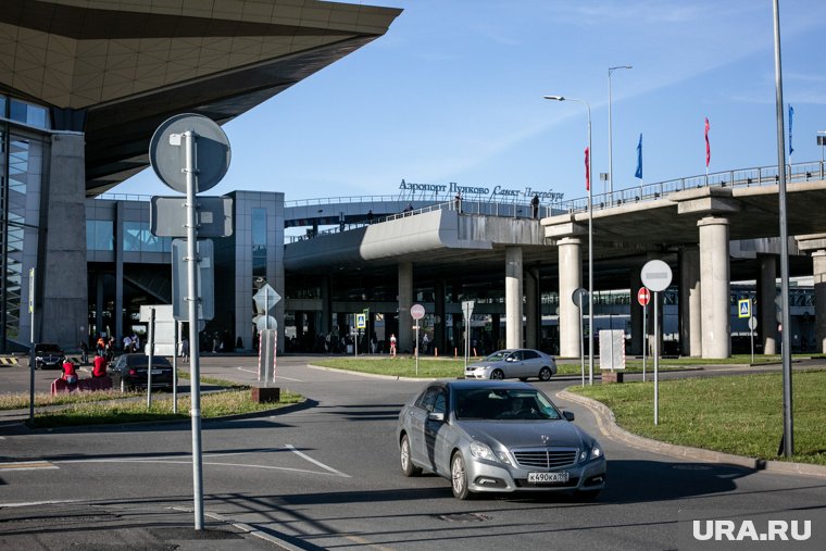 Массовые задержки и отмены авиарейсов в Пулково: какие проблемы вызвала атака ВСУ на Ленобласть