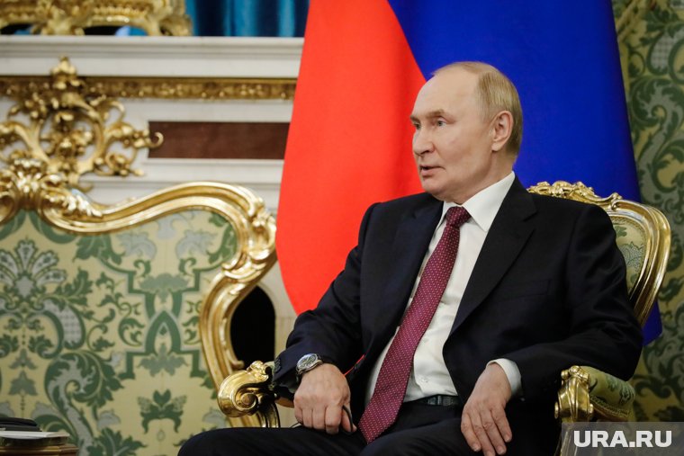 Путин прибыл на заседание Высшего совета ЕАЭС. Видео