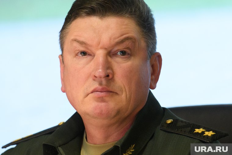 «Стремился искоренить дедовщину»: как экс-командир ЛенВО Лапин стал Героем РФ, что о нем говорили коллеги