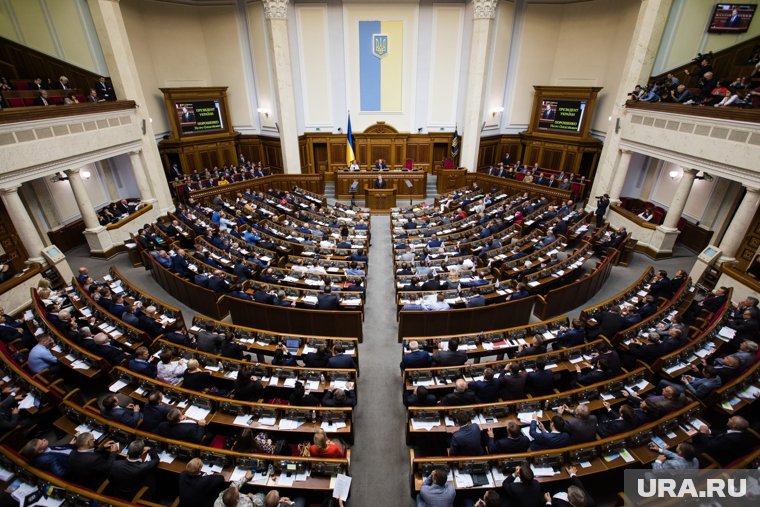 В Верховной Раде раскрыли настоящие причины скандального закона Зеленского