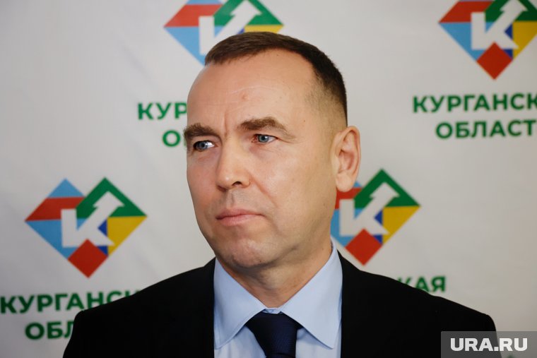 «Под этим флагом мы живем»: губернатор Шумков обратился к курганцам