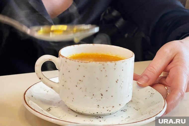 Можно ли пить чай и кофе во время еды: мнение гастроэнтеролога