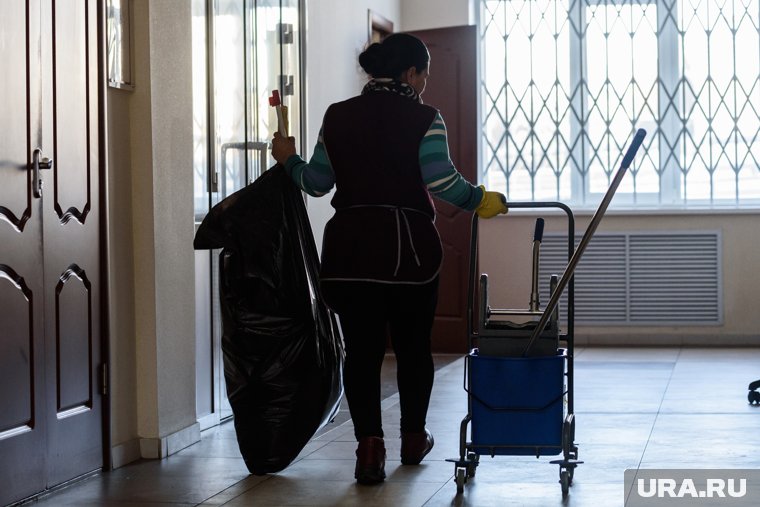 Скандальный единоросс, оскорбивший уборщицу, заставил задуматься внупол ХМАО о проверке кадров партии власти