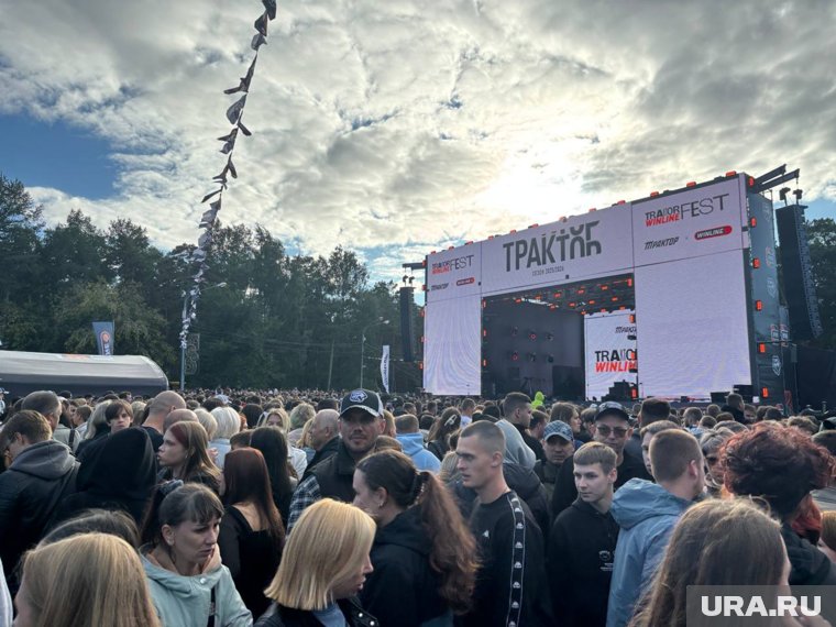 Хоккеисты «Трактора» приготовили для болельщиков смузи на Traktor Winline Fest. Видео