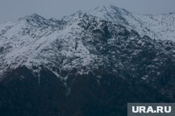 Российская альпинистка неделю ждет помощь на вершине горы со сломанной ногой
