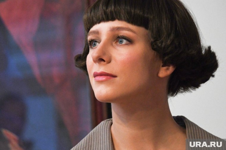 Сделала пластику и познакомилась с мужем в 15 лет: как живет звезда «Папиных дочек» Елизавета Арзамасова