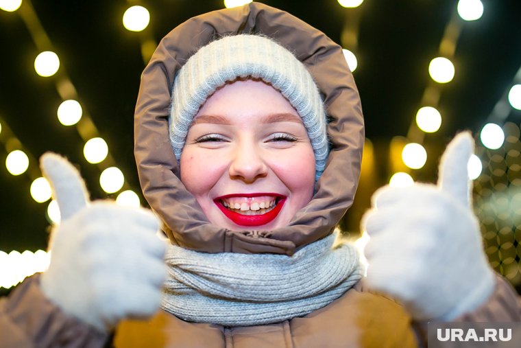 Развеселить компанию: сотня шуточных предсказаний на Новый год