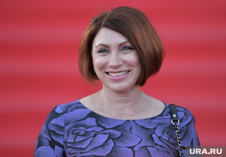 Успех на «Первом канале», избиение в браке и ранний аборт: главной свахе Розе Сябитовой — 63