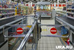 В Кургане снесли продуктовый магазин из 90-х. Видео