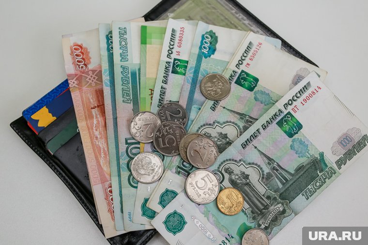 Повышение выплат и пенсий с 1 мая: кому и сколько добавят. Инфографика